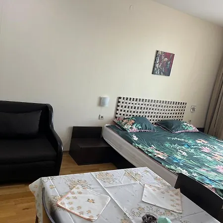 Seasons Club Апартаменты